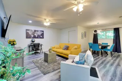 Image de 1 Mi to Dtwn + Fenced Yard: Georgetown Getaway!