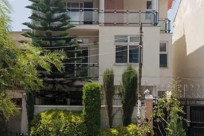 Image de Spacious 5-Bedroom Family Villa with En-Suites and 3 Balconies.