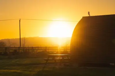 Image de Standard-Wood Fired Hot Tub-Cabine-Sdb privée avec douche