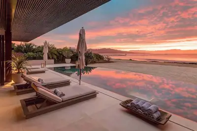 Image de Beachfront Villa, Private Pool, Golf Cart & Butler