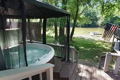 Image de 3 Bdrm River Retreat w/hot tub