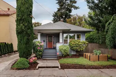 Image de Sweet Bungalow in Hip Se Portland Hawthorne area