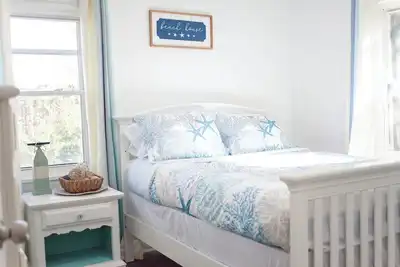 Image de Ov Beach Oasis:The Beach House[30+Day-2br-4 minute walk to beach-Pet friendly]