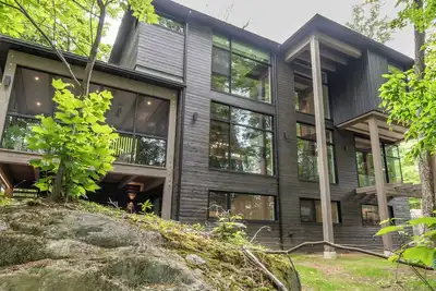 Image de New! Lagom Trad | 5 Bedrooms |Spa | Tremblant Living