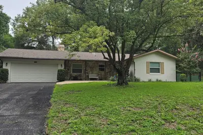 Image de New listing Pet friendly remodeled home offering private Rainbow River access