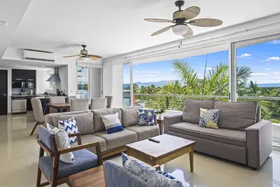 Image de Relaxing condo with pool, balcony & steps to dining and paseo trail