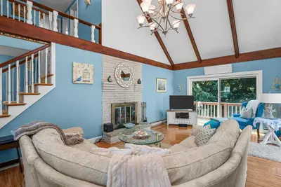 Image de Cape Cod Escape – 1 Mile to Beach, A/C & Grill