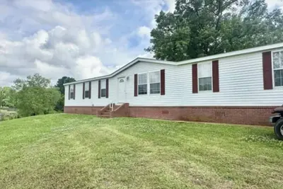 Image de Peaceful and relaxing in the country, large space, sleeps 6