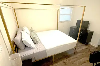 Image de Minutes from Downtown Huntsville-Greenside Cottage