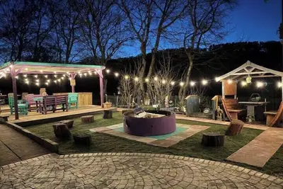 Image de Relaxing 5-star farm stay, sleeps 20 with spa!