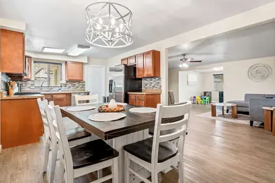 Image de Spacious 3br • East Tucson Gem