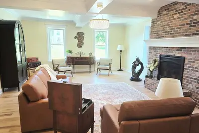 Image de Lizzie's Lofts: Downtown, Family-Friendly, Spacious Mansion in Vibrant Decorah