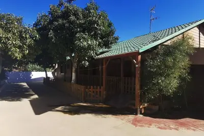 Image de Appartement 'Bungalow Près de la Plage' avec piscine partagée, Wi-Fi et climatisation