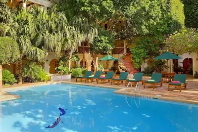 Image de Pool & Gym Access | Stylish Stay Near Historic Spots & Dining Options | 4 Units