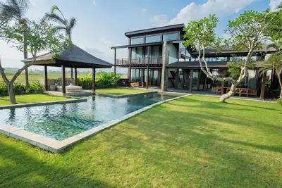 Image de Sea & Rice Field Escape 16 pax @Tabanan