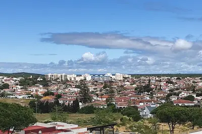 Image de Studio « À 100 m de la plage » avec piscine partagée, terrasse privée et Wi-Fi
