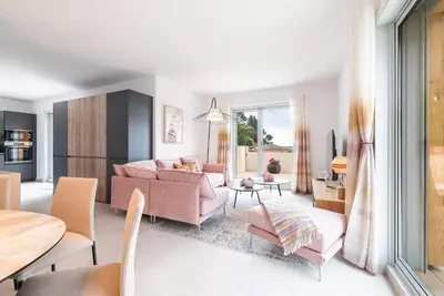 Image de Le Penthouse de 220m2 - Jacuzzi - 3 Parkings - Climatisation - Terrasse