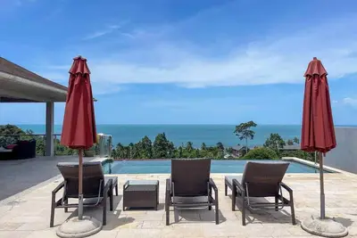 Image de Vue Mer Panoramique & Piscine Balinaise