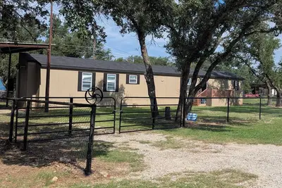 Image de Enchanting 3-bedroom  home blocks away from Lake Brownwood