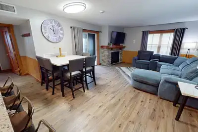 Image de New! Highland House 101 - Brigham Two Bedroom Condo