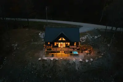 Image de New Luxury Cabin-Sauna, Hot Tub, Arcade, King Beds