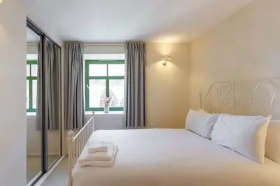 Image de Industrial Chic 2bd Flat in Historic Whisky Bond