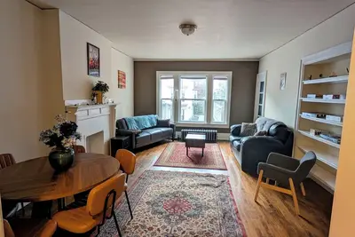 Image de Spacious & Charming 4 Br near Downtown