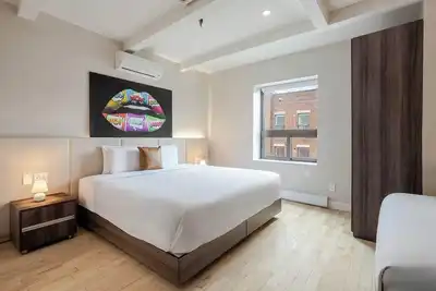 Image de Duo Royale – Mtl Village Vibe