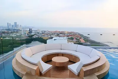 Image de Luxury Apartment with Ocean y Walled City Views