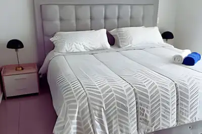 Image de Chic Apartment Near It All