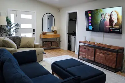 Image de Welcome to Cedars Edge. High end furnishings 3-bedroom house