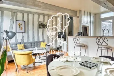 Image de Le Auguste, charmant duplex avec terrasse.