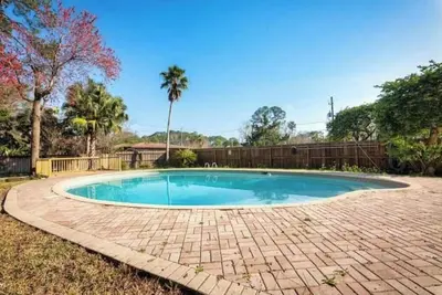 Image de Charming 3-bedroom cottage in wonderful Jacksonville with Ac