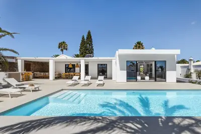 Image de Bellagio | Luxury Retreat with Private Heated Pool & Chic Interiors