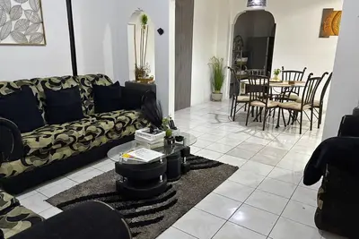 Image de 2-bedroom apartment in delightful Kingston with Ac, fitness room