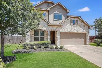 Image de Spacious 5br Retreat in Leander