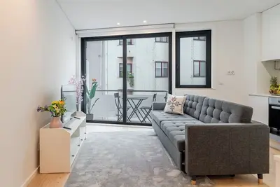 Image de Stylish Studios w/ Balcony & Parking by HostWise