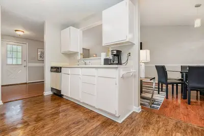 Image de Amazing 4-bedroom house, 10-mins from Uptown Charlotte, food & shopping near