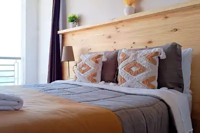 Image de Ocean View and Parking - Modern central apartment in front of the Mall