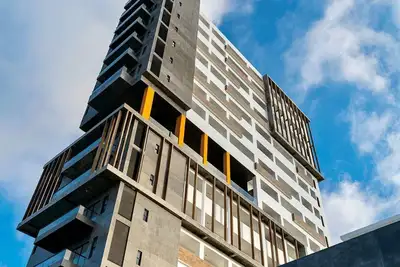 Image de Ferrara Pacific Condos 3 minutes walk to the beach!