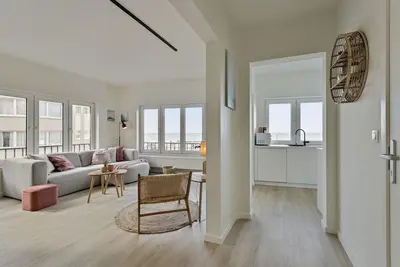 Image de The Corner Floor, front row views and parking