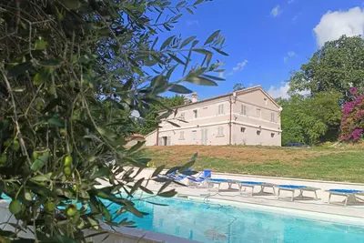 Image de Charmante maison de campagne avec piscine au coeur des collines de Morro d'Alba
