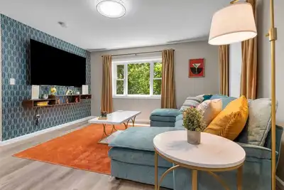 Image de 2br, Modern, Relaxing, 2. 1Mi To Mohegan