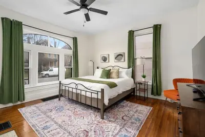 Image de First Floor Apt | Newly Remodeled | Steps from Osu