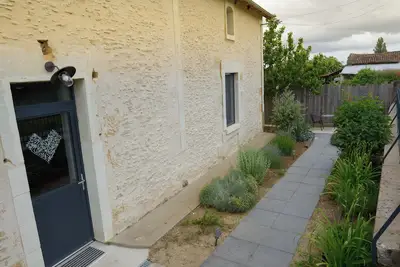 Image de Gîte proche Futuroscope, le calme de la campagne au \nDomaine du Bois Galant.