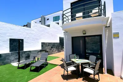 Image de Sundara Stay Arguineguín – Dúplex confortable pour familles à Gran Canaria
