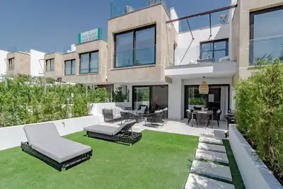 Image de Golden Green Marbella Townhouse with Garden