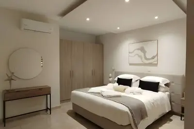 Image de Appartement « Avec Piscine Privée n°2 » avec Jardin Privé, Wi-Fi et Climatisation