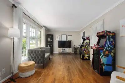 Grandview Home_5BR House +Fire Pit & Games