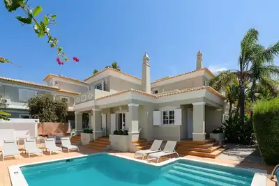 Image de Charming Villa with Private Pool by LovelyStay